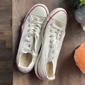 Vintage Converse. White. Worn. Size 6 (mens) 8 (womens)